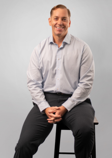Simmons team portraits_306x306 (220 x 310 px)